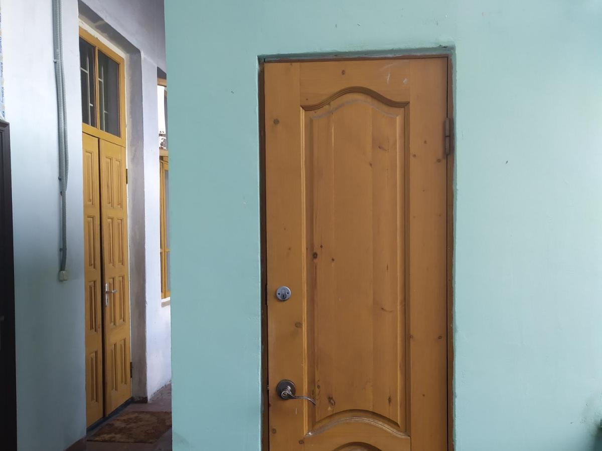 Студия В Центре Сухума Sukhumi Exterior photo